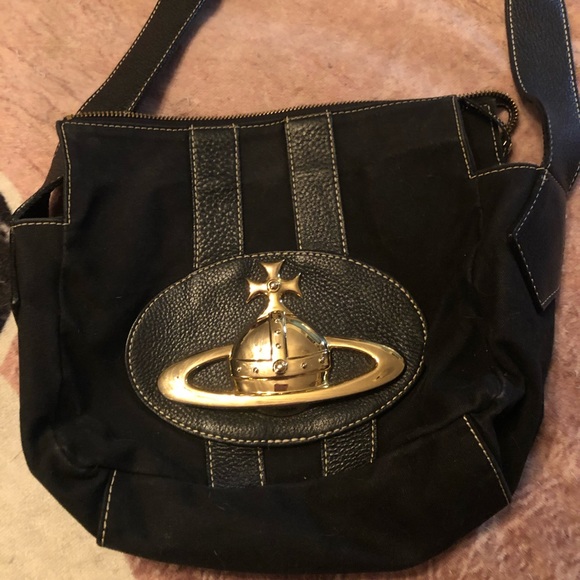 Vivienne Westwood Handbags - Vivienne Westwood crossbody bag.